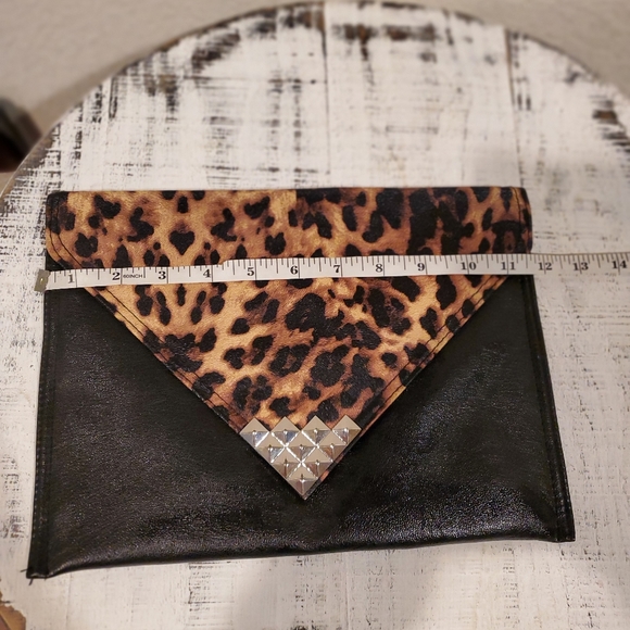 Clutch - Picture 2 of 7